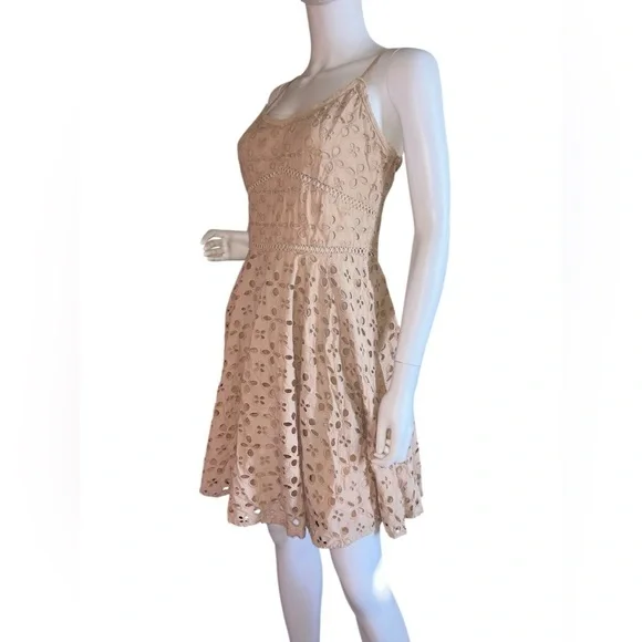 Venus Eyelet Dress size 10 - Picture 6 of 12